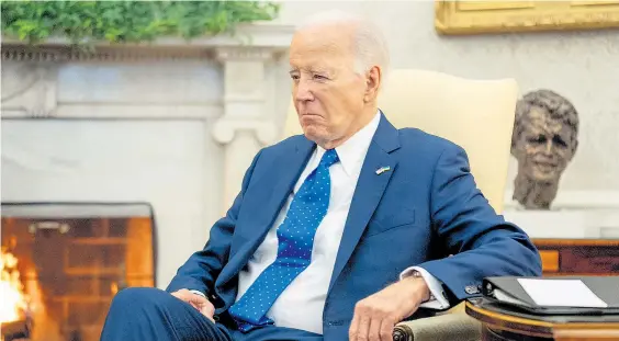  ?? ?? Das Alter von US-Präsident Joe Biden steht im Mittelpunk­t politische­r Debatten in den USA. Er selbst ist darüber wenig begeistert. Ans Aufgeben denkt er aber nicht.