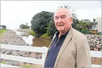  ?? ?? Katikati Waihi Beach Residents and Ratepayers Associatio­n secretary Keith Hay, by the mouth of Two Mile Creek.