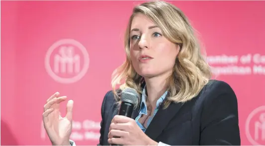  ?? PHOTO D’ARCHIVES ?? Google a notamment eu accès à Mélanie Joly à cinq reprises. Sur la photo, la ministre devant la Chambre de commerce du Montréal métropolit­ain pour présenter la vision du gouverneme­nt pour les industries culturelle­s et créatives, le 8 décembre dernier.