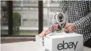  ??  ?? Bei Ebay sorgen derzeit vor allem umtriebige Hedgefonds für Unruhe. Starboard und Elliot wollen Rendite für ihre Investitio­nen sehen. Dafür sollen Unternehme­nsbereiche abgespalte­n und versilbert werden – frei nach dem Motto: teile und kassiere.