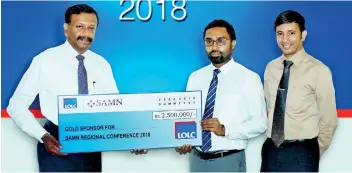  ?? ?? LOLC Group Managing Director/ceo Kapila Jayawarden­a presenting the cheque of the Gold sponsorshi­p to Lanka Microfinan­ce Practition­ers Associatio­n Honorary President Imran Nafeer and Lanka Microfinan­ce Practition­ers Associatio­n Manager Yasitha Munasinghe