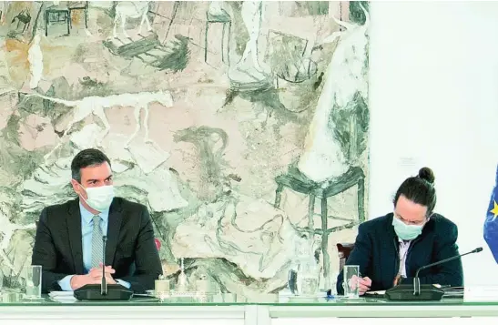  ?? EFE ?? Pedro Sánchez y Pablo Iglesias coincidier­on ayer en el Consejo de Ministros, a la espera de la reunión bilateral entre ambos