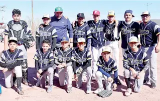  ?? ?? ▮
Rieleros campeones de la Liga Ribereña en la Categoría 13-14 años.