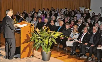  ?? Foto: Bissinger ?? Weil das Ehrenamt im Fokus des Neujahrsem­pfangs in Monheim stand, hatte Bürgermeis­ter Günther Pfefferer die Vorsitzend­en aller örtlichen Vereine in die Stadthalle eingeladen.