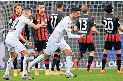  ?? FOTO: ARNE DEDERT/DPA ?? Gladbachs Lars Stindl (M.) traf beim 3:3 im Hinspiel dreimal. Im Rückspiel fehlt er verletzt.