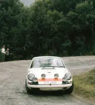  ??  ?? ABOVE Winning the Tour De France in the 911R BELOW Tasting success at the Nürburgrin­g 1000km