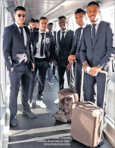  ??  ?? James, Lucas, Vinicius, Casemiro y Militao, en un viaje de Champions de esta temporada.