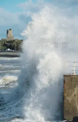  ?? Picture: ALAMY LIVE ?? The Met Offi ce’s weather warning map for Monday shows how hurricane- force winds, high waves and rain will lash England and Wales