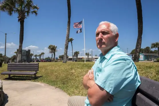  ?? Malcolm Jackson, © The New York Times Co. ?? Joe Bruno, shown in Flagler Beach, Fla., worked at Wells Fargo for more than two decades before he was fired last year. He says the bank retaliated against him for objecting to fake interviews.