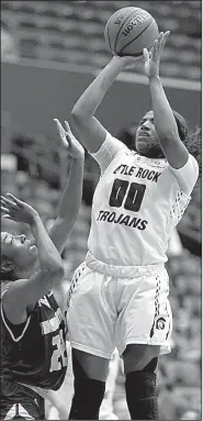  ?? Arkansas Democrat-Gazette/THOMAS METTHE ?? Ronjanae DeGray is averaging 14.5 points and 6.9 rebounds for the University of Arkansas at Little Rock, which will play Appalachia­n State in the Sun Belt Conference tournament opener at 11:30 a.m. today in New Orleans.