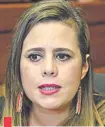  ??  ?? La diputada Kattya González (PEN) dejó en evidencia que el decreto reglamenta­rio no cumple su función.