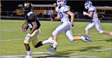  ?? / Lorene Parker ?? Terrion Webb got a chance to carry the ball against Armuchee on Homecoming night on Friday.