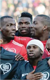  ??  ?? I tre fratelli Pogba: da sinistra Florentin, Paul e Mathias ad un evento benefico, domenica a Tours