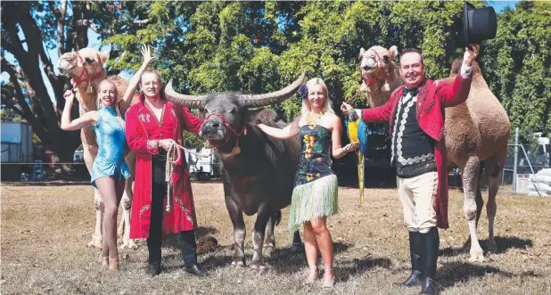  ?? Picture: BRENDAN RADKE ?? HUGE SHOW: Nancy Lennon, Rob and Belinda Joyes and Shane Lennon of Hudsons Circus at Cannon Park.