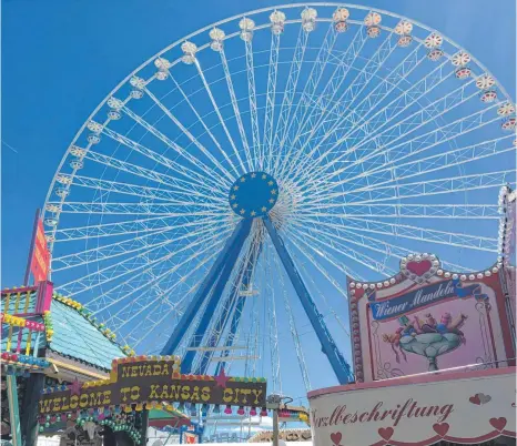  ?? FOTO: BERNHARD HAMPP ?? Die Nördlinger Mess’ ist das größte Volksfest Nordschwab­ens.