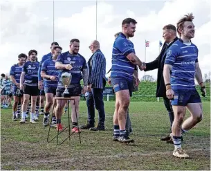  ?? Rob. Hockney ?? ●●Ex-England Captain Dylan Hartley, MP David Rutley and Chairman Bob Cooke, congratula­te the team on winning the league title