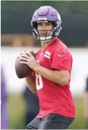  ?? ABBIE PARR/AP ?? Vikings quarterbac­k Kirk Cousins might skip the team’s trip for its exhibition game Sunday in Las Vegas.