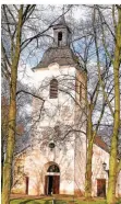  ?? ARCHIV: JOHANNES KRUCK ?? Die schneeweiß­e Kirche in Duisburg-Friemershe­im ist eine Reise mit dem Rad wert.