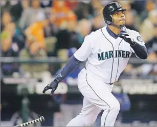  ?? AP PHOTO ?? Seattle Mariners’ Ken Griffey Jr. was elected to the National Baseball Hall of Fame on the first try Wednesday with a record vote of close to 100 per cent.