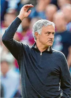  ?? Foto: Ian Walton, dpa ?? José Mourinho ist ein Star unter den Trainern. Doch bei Manchester United bleibt der Erfolg aus und das könnte auch ihn in Kürze den Job kosten.