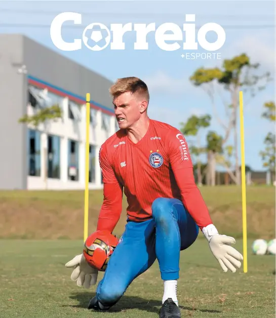  ?? FELIPE OLIVEIRA/EC BAHIA ?? Goleiro Douglas treinando na sexta-feira, dois dias antes de enfrentar o Vasco, quando levou cinco pontos no rosto; é dúvida para jogar amanhã