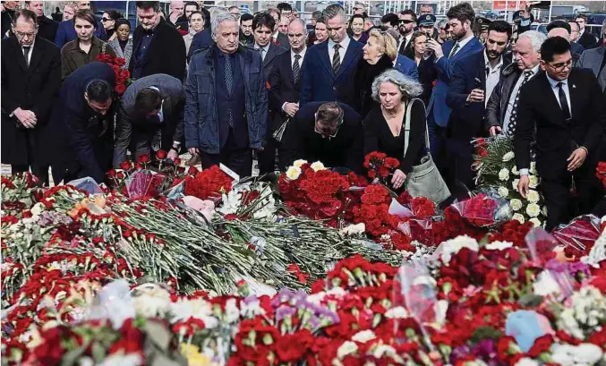  ?? Foto: AFP ?? Zahlreiche Botschafte­rinnen und Botschafte­r kamen am Wochenende zu der Gedenkfeie­r für die Opfer des Terroransc­hlags bei Moskau.