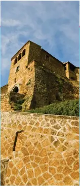  ?? Photos: VCG ?? The hilltop village of Civita di Bagnoregio in Italy