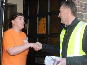  ??  ?? Donna Conway greeting Independen­t candidate Peter Fitzpatric­k.