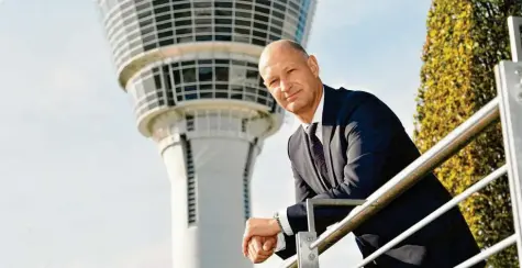  ?? Foto: Marcus Schlaf, FMG ?? Jost Lammers ist seit Januar diesen Jahres neuer Chef des Münchner Flughafens. Die Corona-Krise fordert ihn enorm.