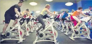  ?? Barbara Davidson Los Angeles Times ?? NO TIME FOR CLASS? Try doing a 15-20-minute high-intensity interval cardio workout.