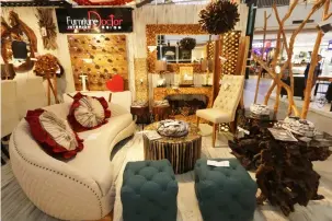  ??  ?? Furniture Doctor’s elegant home accents displayed at the 8th Pampanga Furniture and Furnishing Exhibit.