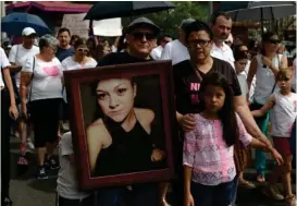  ?? OJO POR OJO ?? Rodolfo Fallas y Ana Ruth Romero se unieron a la marcha.