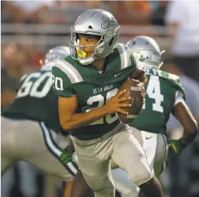  ?? D. Ross Cameron / Special to The Chronicle 2018 ?? De La Salle quarterbac­k Dorian Hale is the fleetest player on a very fast team, and the nowjunior threw 14 TD passes and rushed for eight scores last season.