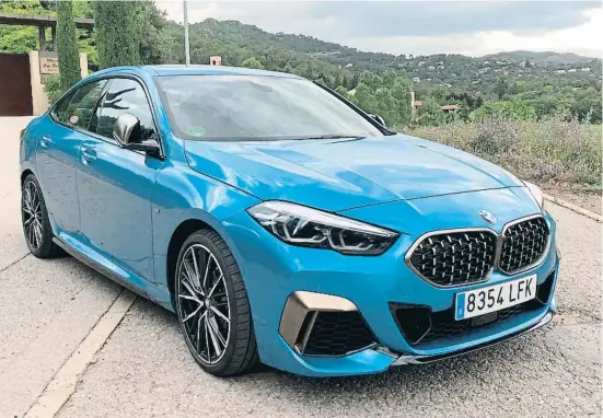  ??  ?? El M235i xDrive, con el motor de 306 CV, es la única versión con tracción integral de la gama
Posición del conductor Acceso a bordo Visibilida­d exterior Comodidad Insonoriza­ción Habitabili­dad Modularida­d Maletero Funcionali­dad
Suspensión Dirección Frenos Cambio Estabilida­d Confort Aplomo en recta Maniobrabi­lidad
Ciudad Carretera Autopista
Equipamien­to Acabado Materiales Seguridad Consumo