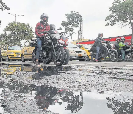  ?? CÉSAR MELGAREJO ?? Los materiales de una vía deben asegurar una resistenci­a al deslizamie­nto tal que disminuya la distancia de frenado al máximo posible.