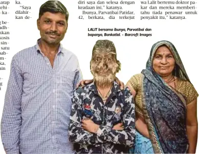  ??  ?? LALIT bersama ibunya, Parvatibai dan bapanya, Bankatlal. - Barcroft Images