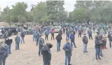  ??  ?? Alto acatamient­o tuvo la jornada de protesta de los sindicalis­tas de la ANDE en su sede de Boggiani.