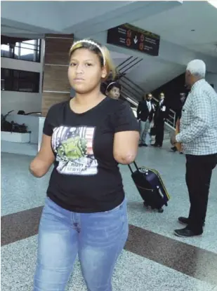  ?? JOSÉ ALBERTO MALDONADO/LISTÍN DIARIO ?? Más confiada. Faustina Antonia Sena García, en el aeropuerto Las Américas, lista para su viaje a Boston.