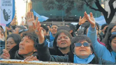  ?? SERGIO PIEMONTE ?? MOVILIZACI­ON. Los dirigentes evangélico­s abandonaro­n su apartidism­o para luchar contra el aborto.