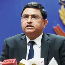  ??  ?? RAKESH ASTHANA addressing the media after conducting searches at over a dozen locations of RJD chief Lalu Prasad, in New Delhi on July 7, 2017.