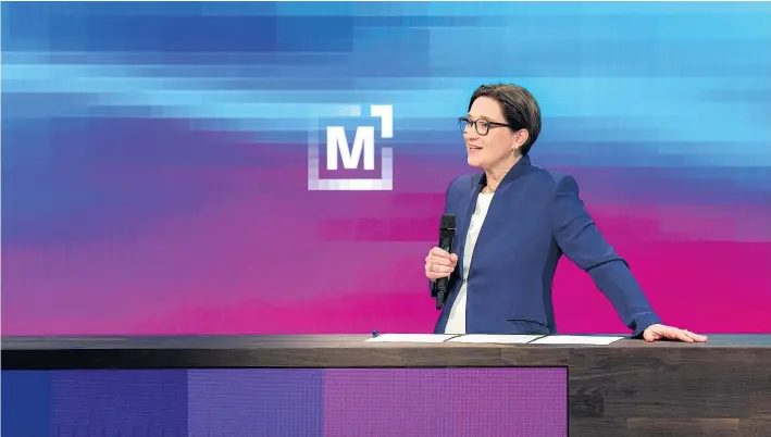  ??  ?? Lisa Totzauer bei der Präsentati­on ihres ORF-1-Magazinpro­jekts „M1“. Nun bewirbt sich die Channel-Managerin um die Führung des ORF.