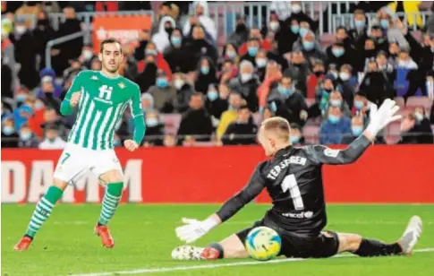  ?? // EFE ?? Juanmi supera a Ter Stegen en el único tanto de la tarde en el Camp Nou