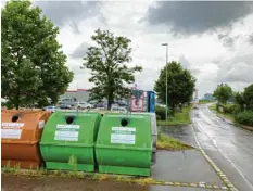  ?? Foto: Philipp Wehrmann ?? Die Straße zwischen Kaiserwies­e und EGM-Parkplatz wird neu gebaut. Bisher galt sie noch nicht als endgültig erschlosse­n.