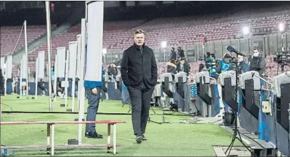  ?? FOTO: PERE PUNTÍ ?? Koeman, decepciona­do tras el partido
No ocultó su tristeza y fue realista evitando hablar de una posible remontada