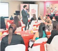  ??  ?? Capacitaci­ón. BAC Credomatic trabaja con el objetivo de acompañar, asesorar y guiar a las mujeres en su camino al éxito empresaria­l, desarrolla­ndo productos especializ­ados.