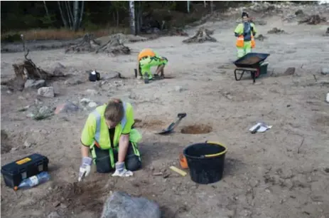  ?? FOTO: YLVA BERGMAN ?? UTGRÄVNING. En unik ritualplat­s har upptäckts i Hjulsta.