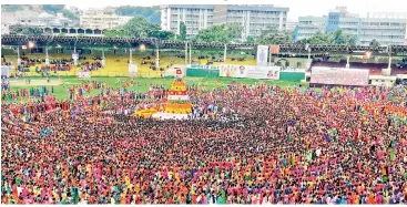  ?? — P. Surendra ?? Thousands of women participat­e in Maha Bathukamma celebratio­ns at LB Stadium on Tuesday.