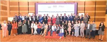  ?? ?? Key stakeholde­rs including government officials, industry players, trade associatio­ns as well as MyCEB board of directors line up for a photo taking session as they complete a presentati­on on Malaysia Business Events Charter to Nancy Shukri.