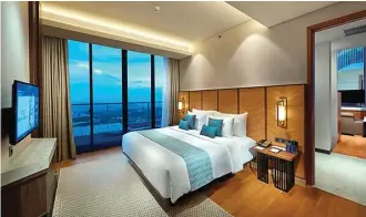  ?? GOLDEN TULIP FOR JAWA POS ?? STAYCATION SPESIAL: Rasakan pengalaman menginap di duluxe room milik Golden Tulip Holland Resort Batu dengan harga Rp 888.000 nett/malam.