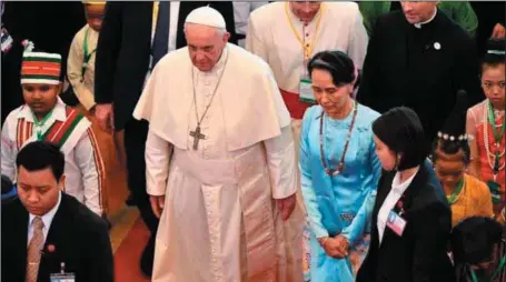  ??  ?? Before his speech Pope Francis met Myanmar’s leader Aung San Suu Kyi AFP.jpg